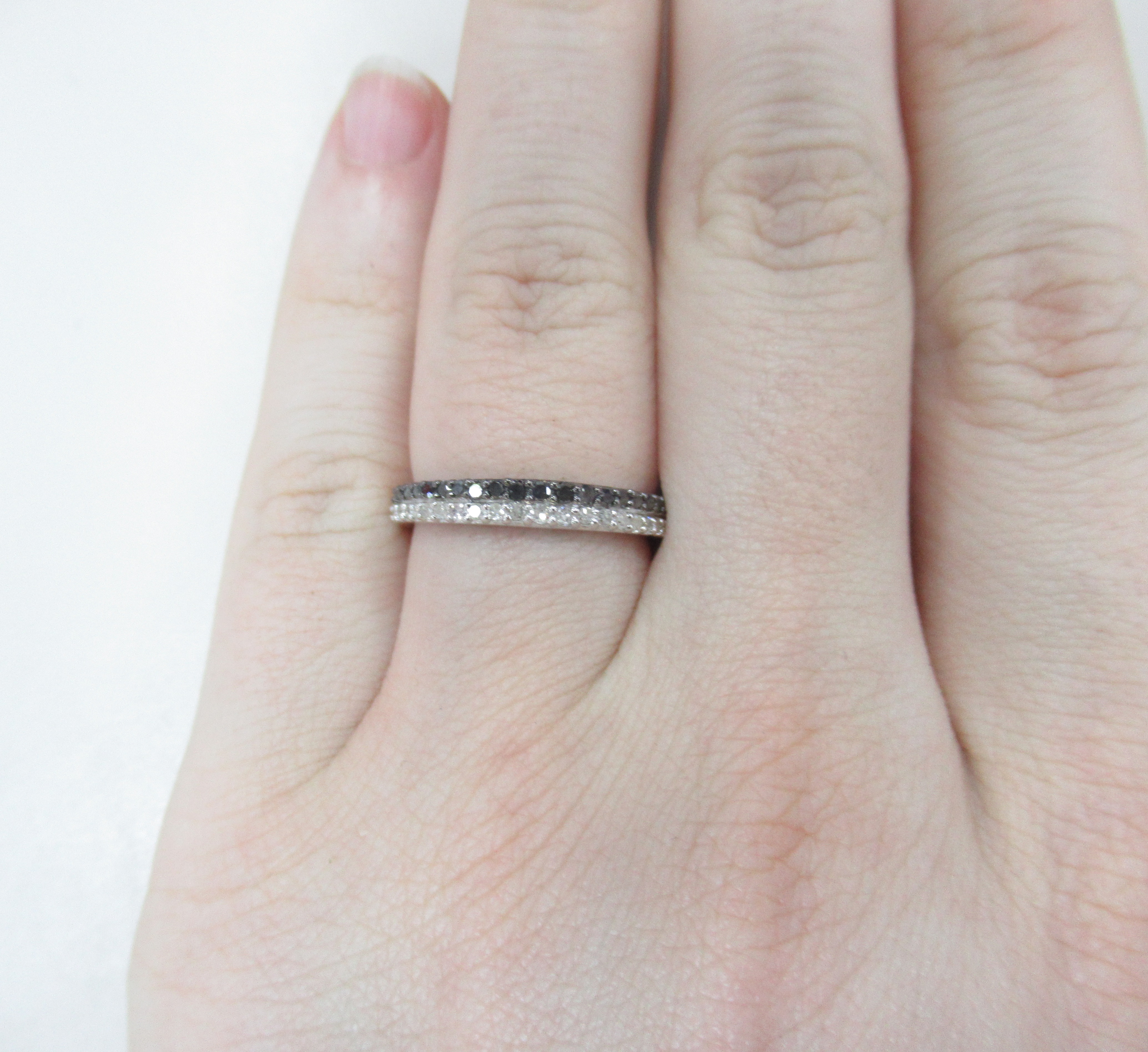 Серебряное кольцо с бриллиантами